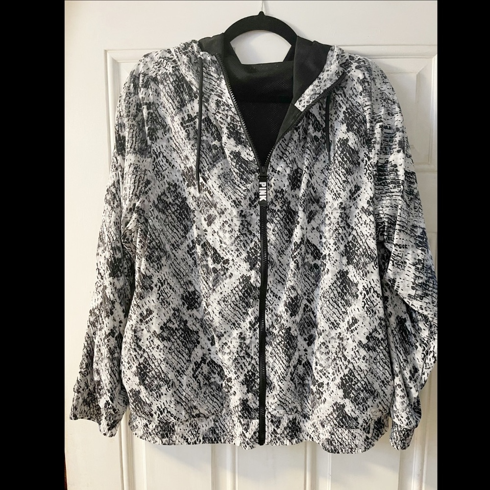 PINK Victoria’s Secret-Snake-print hooded rain jacket size M